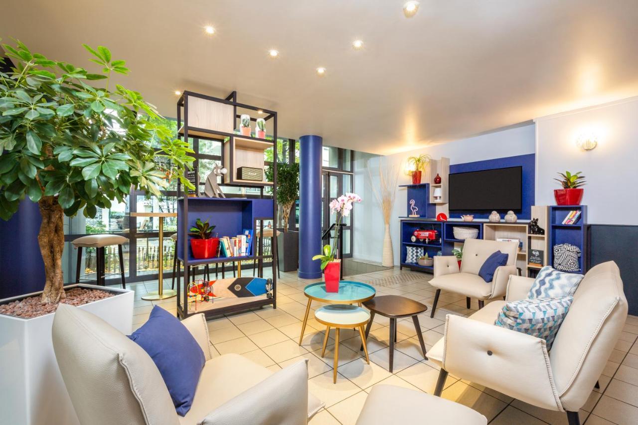 อะดาโจ แอคเสส ดีเฟนส์ วินซี อพาร์ตโฮเต็ล Aparthotel กูร์เบอวัวร์ ภายนอก รูปภาพ