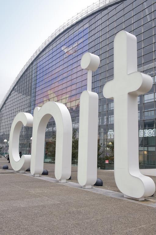 อะดาโจ แอคเสส ดีเฟนส์ วินซี อพาร์ตโฮเต็ล Aparthotel กูร์เบอวัวร์ ภายนอก รูปภาพ