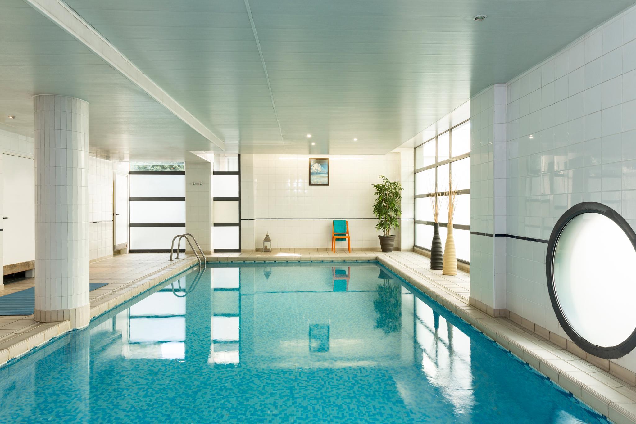 อะดาโจ แอคเสส ดีเฟนส์ วินซี อพาร์ตโฮเต็ล Aparthotel กูร์เบอวัวร์ ภายนอก รูปภาพ