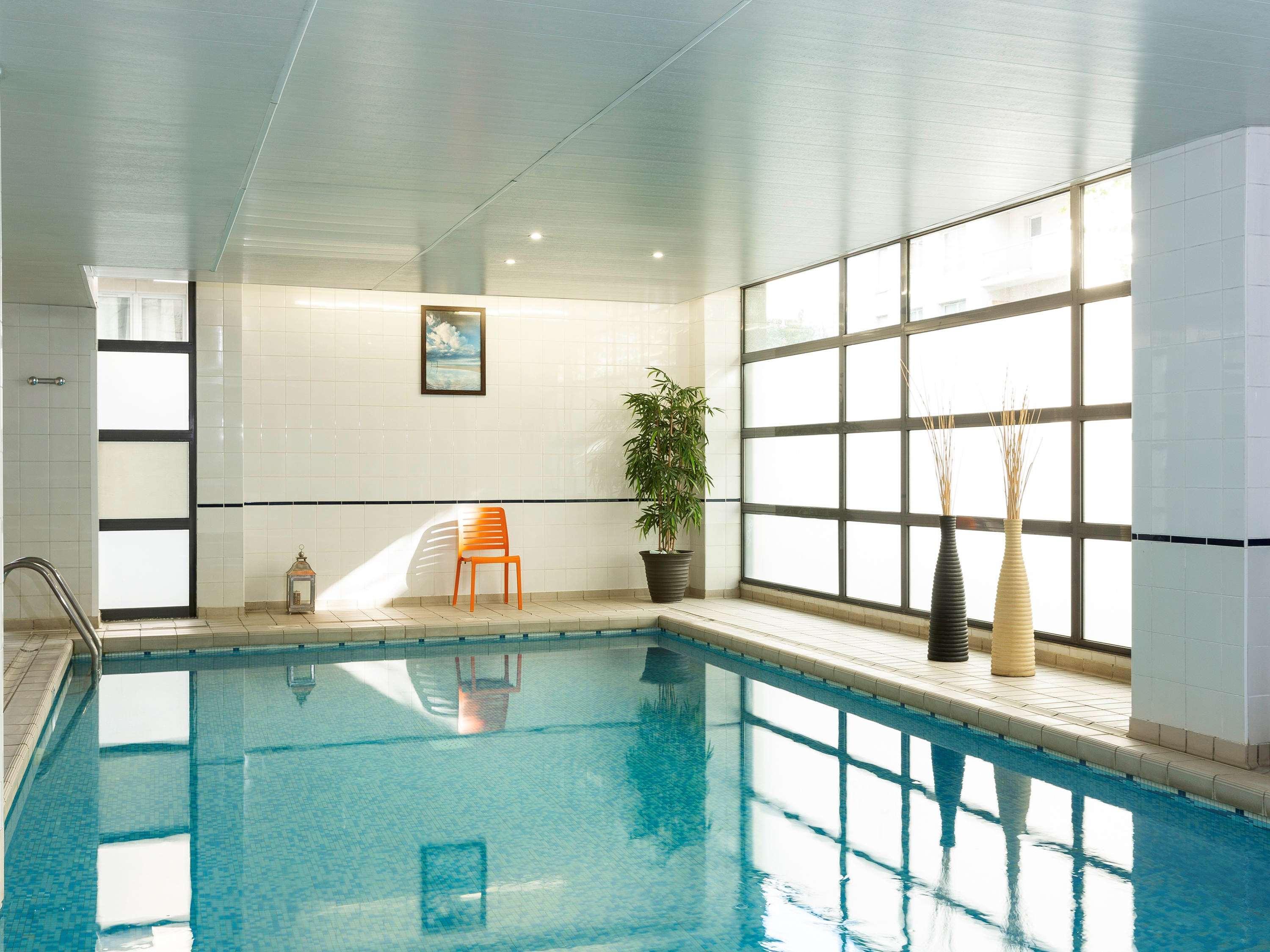 อะดาโจ แอคเสส ดีเฟนส์ วินซี อพาร์ตโฮเต็ล Aparthotel กูร์เบอวัวร์ ภายนอก รูปภาพ