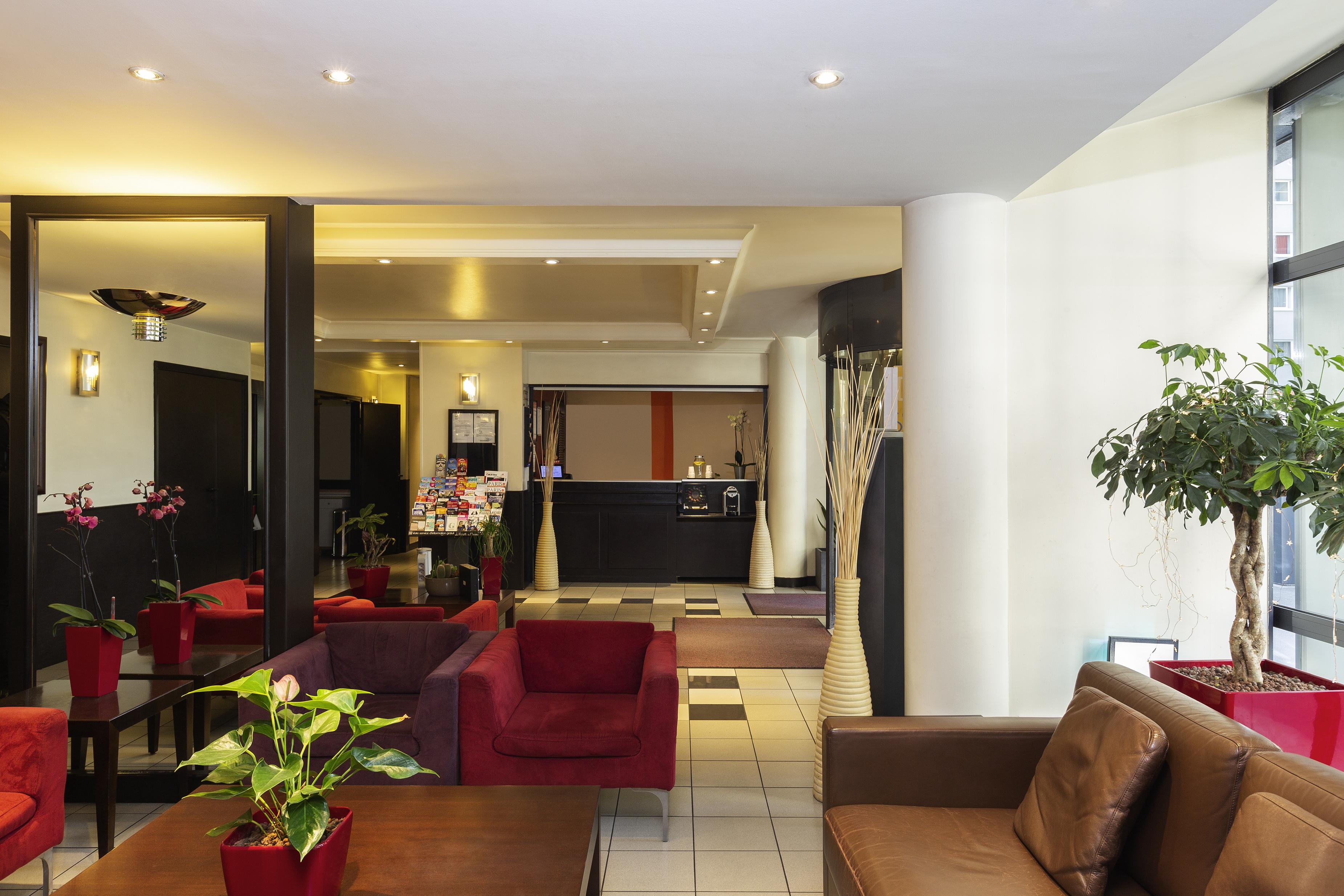 อะดาโจ แอคเสส ดีเฟนส์ วินซี อพาร์ตโฮเต็ล Aparthotel กูร์เบอวัวร์ ภายนอก รูปภาพ
